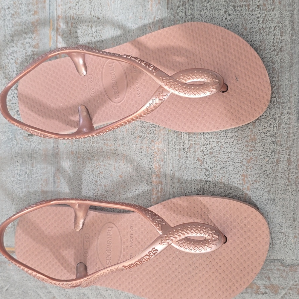 Girls rose gold havaianas
